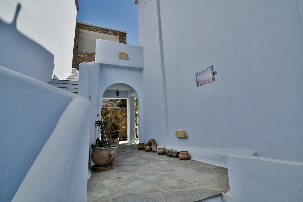 Standing Stone Apartment Kionia